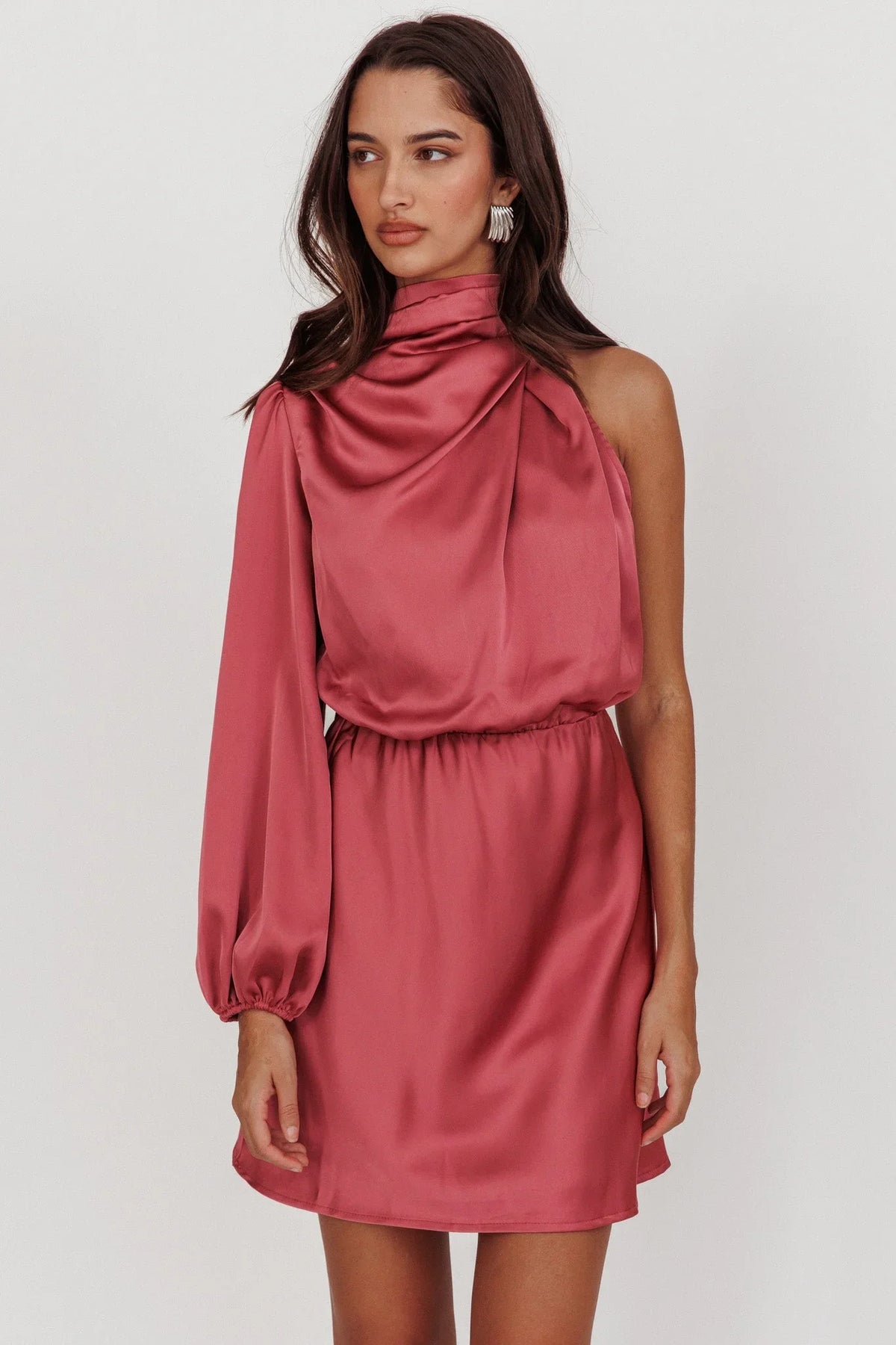 Can'T Compete One Sleeve Satin Mini Dress Dusty Pink